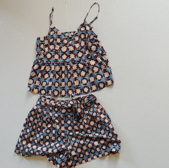 Loft Paperbag Pull On Shorts In Sunwashed Floral Linen Blend - Picture 4 of 7